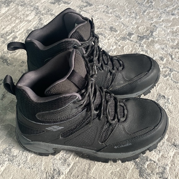 Columbia Winter Boots - Picture 3 of 11